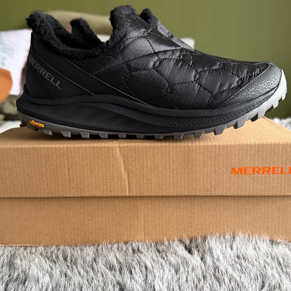 Merrell Women’s Black Quilted Fleece-Lined Slip-On - Picture 5 of 7